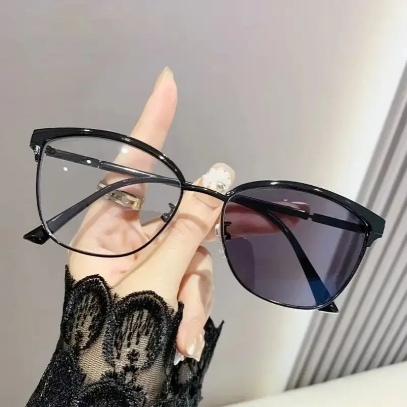 Vivian Glasses - Photochromic (Darkens in the Sun)